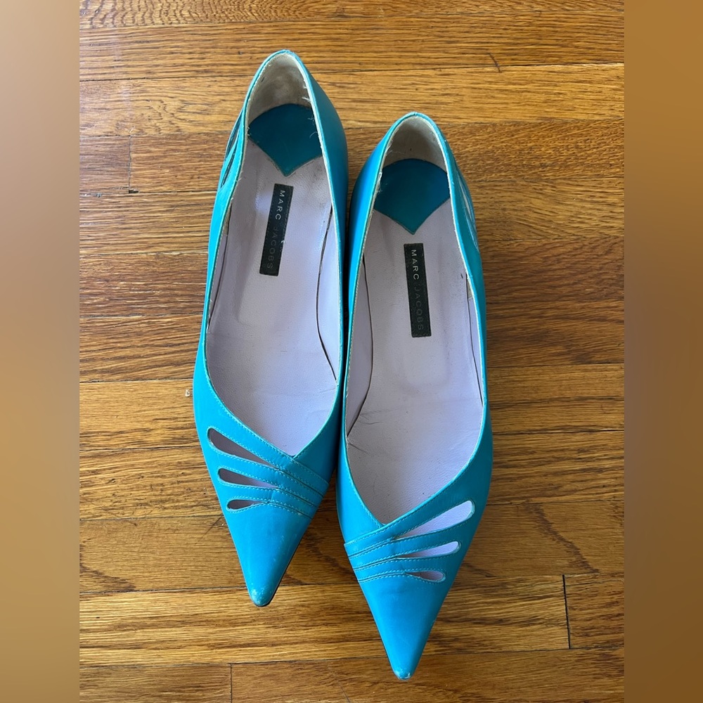 Vintage Marc Jacobs turquoise flats with cut outs